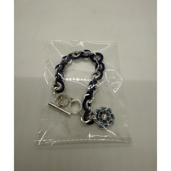 Vera Bradley Stardust Bracelet in the Katalina Blues Pattern MRSP $38 - Picture 2 of 8